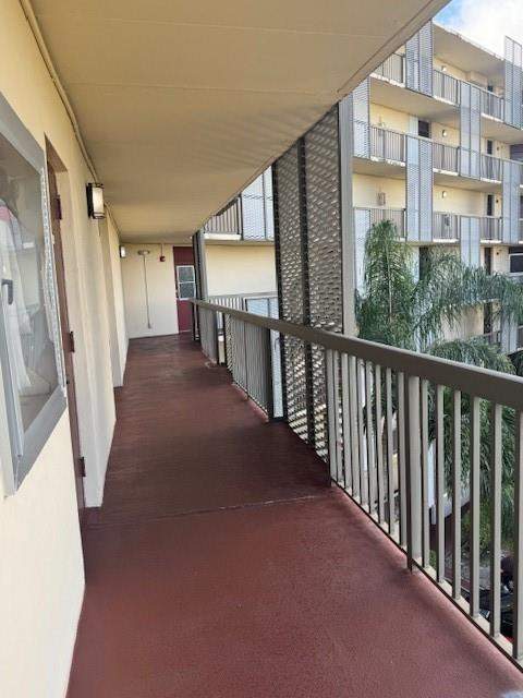 1 bedroom Condominium at 3301 N Country Club Drive 506, Bravura I Condominiuns, Aventura — photo 5