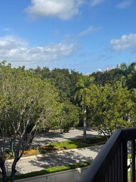 3301 N Country Club Drive 506, Aventura FL - photo 8 of 32