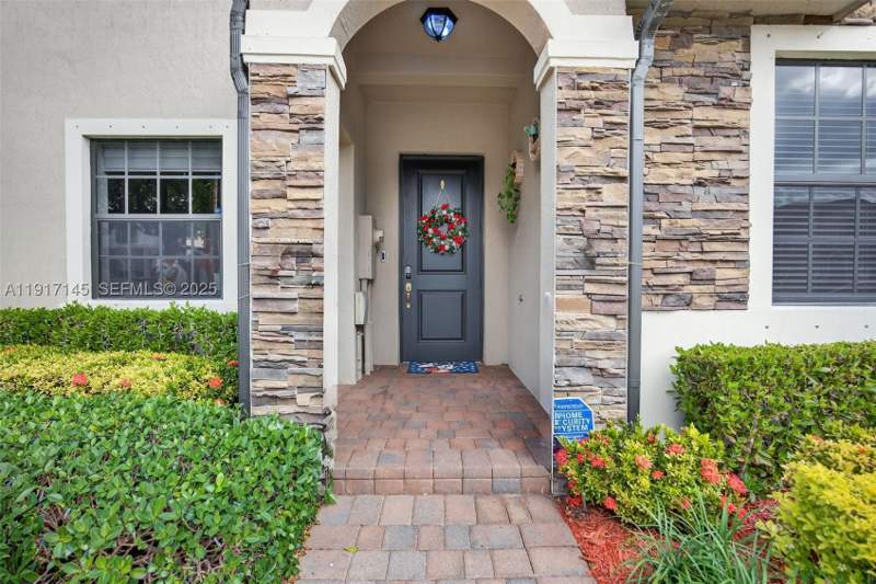 2 bedroom Villa at 11527 SW 248th Ln, Coco Palm Estates, Homestead — photo 4