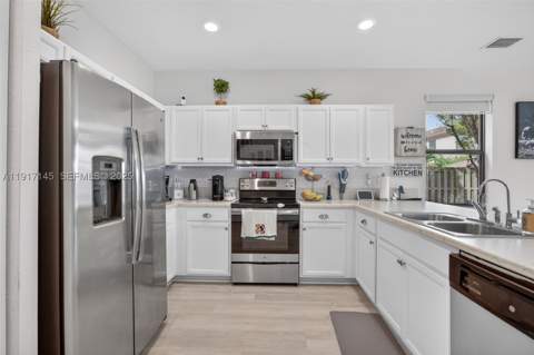 11527 SW 248th Ln, Homestead FL - photo 8 of 44