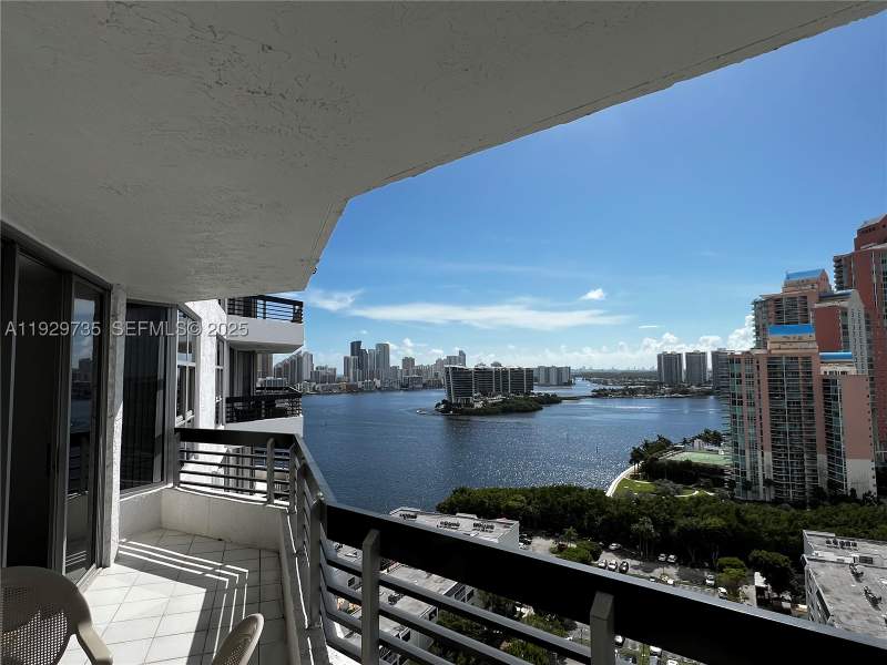 2 bedroom Condominium at 3400 NE 192nd St 2102, Mystic Pointe Tower 600, Aventura — photo 2