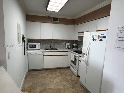 3400 NE 192nd St 2102, Aventura FL - photo 8 of 21