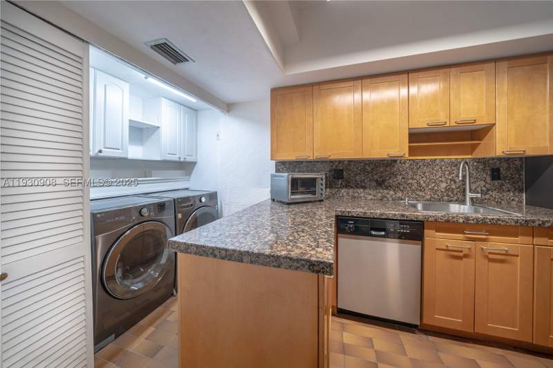 3 bedroom Condominium at 19212 NE 25th Ave 283D, Riverwood Sec 3, Miami — photo 4