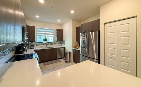 4654 NW 84th Ave, Doral FL - photo 17 of 63