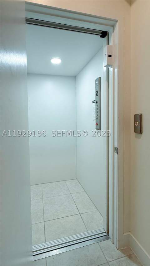 4654 NW 84th Ave, Doral FL - photo 6 of 63