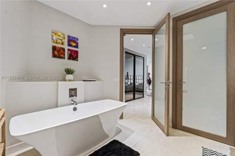 17301 Biscayne Blvd Ph-5, North Miami Beach FL - photo 10 of 16