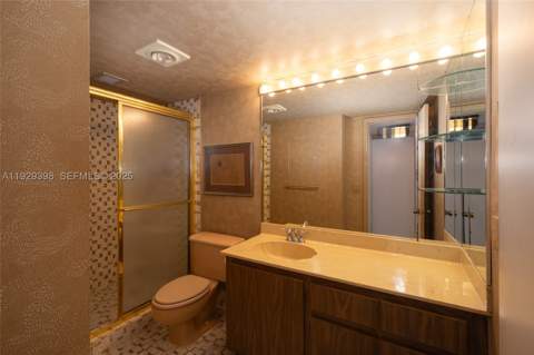 2851 NE 183rd St 2211 E, Aventura FL - photo 17 of 18