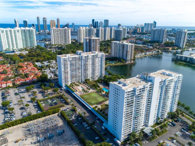 2 bedroom Condominium at 2851 NE 183rd St 2211 E, Admirals Port Condo West, Aventura — photo 2