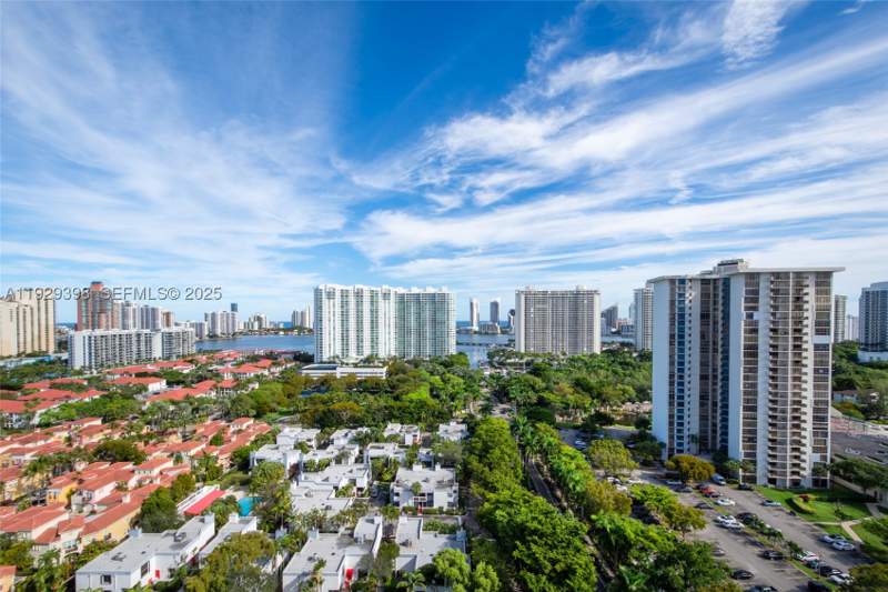 2 bedroom Condominium at 2851 NE 183rd St 2211 E, Admirals Port Condo West, Aventura — photo 3