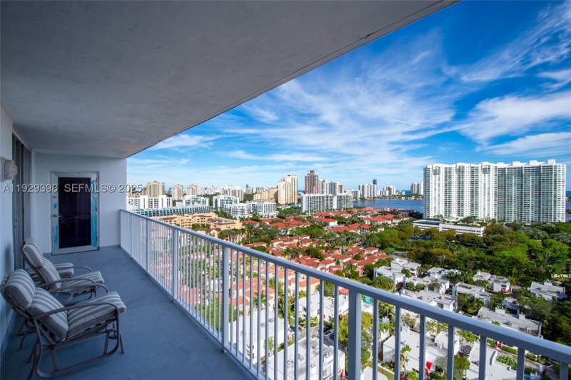 2 bedroom Condominium at 2851 NE 183rd St 2211 E, Admirals Port Condo West, Aventura — photo 4