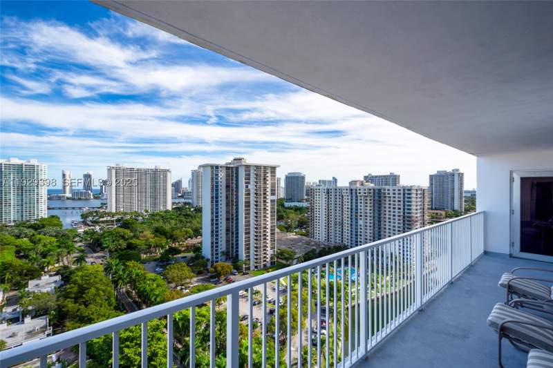 2 bedroom Condominium at 2851 NE 183rd St 2211 E, Admirals Port Condo West, Aventura — photo 5