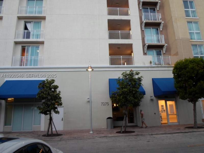 2 bedroom Condominium at 7275 SW 90th Way G 611, Downtown Dadeland, Miami — photo 3