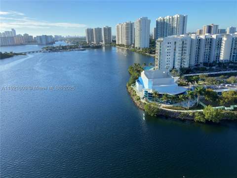 3370 Hidden Bay Dr 1914, Aventura FL - photo 8 of 18