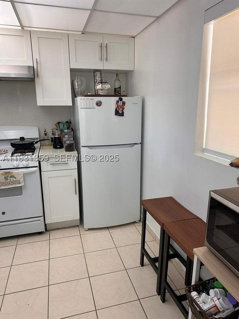1 bedroom Condominium at 18101 NW 68th Ave C202, Venetian Gardens At Count, Hialeah — photo 3