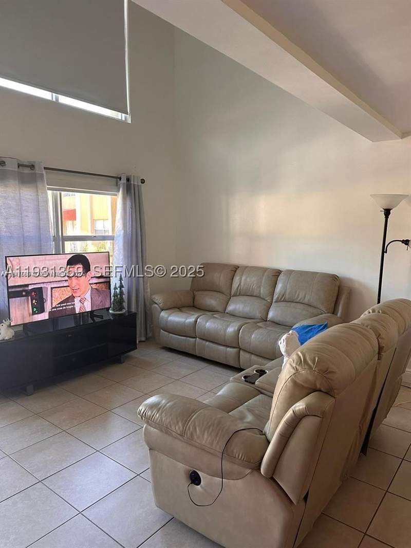 1 bedroom Condominium at 18101 NW 68th Ave C202, Venetian Gardens At Count, Hialeah — photo 4