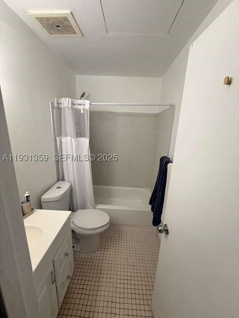 18101 NW 68th Ave C202, Hialeah FL - photo 8 of 10