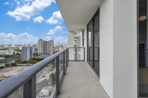 11 NE 6th Street 2201, Miami FL - photo 18 of 43