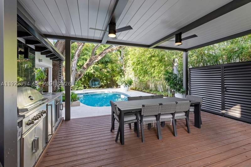 5 bedroom SingleFamilyResidence at 4095 Battersea Rd, Coconut Grove Manor, Miami — photo 4