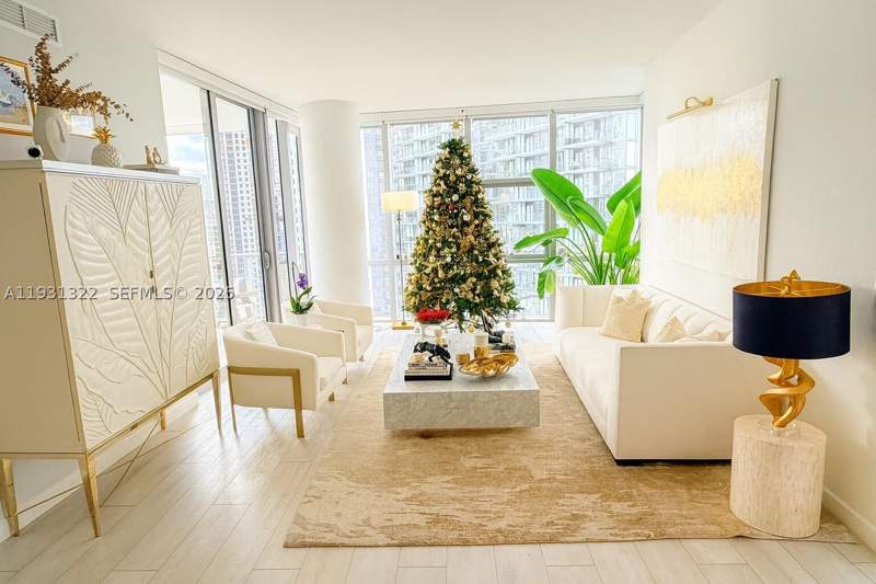 3 bedroom Condominium at 851 NE 1st Ave 2212, Paramount Miami Worldcent, Miami — photo 3