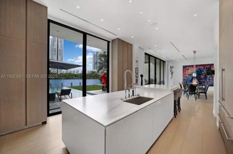 6411 Allison Rd, Miami Beach FL - photo 12 of 51