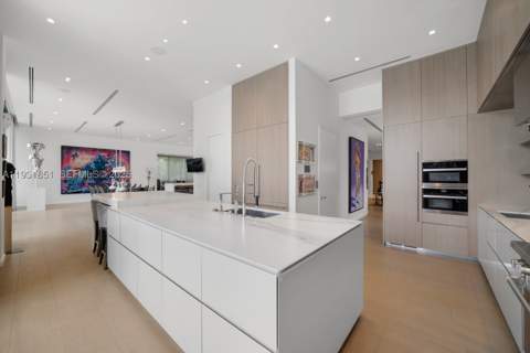 6411 Allison Rd, Miami Beach FL - photo 13 of 51