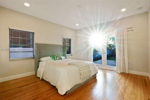 3760 Royal Palm Ave, Miami Beach FL - photo 23 of 47