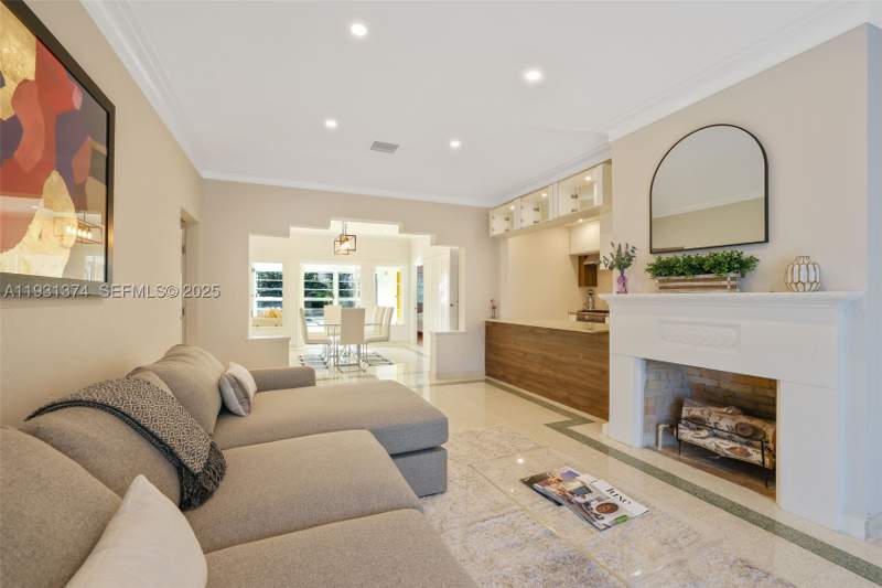 4 bedroom SingleFamilyResidence at 3760 Royal Palm Ave, Orchard Sub 2 & 3, Miami Beach — photo 5