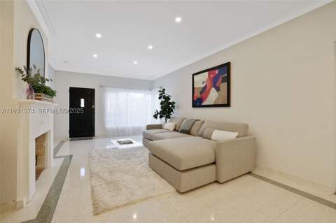 3760 Royal Palm Ave, Miami Beach FL - photo 6 of 47