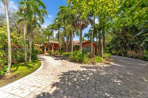 11825 S Mitchell Manor Cir, Pinecrest FL - photo 6 of 56