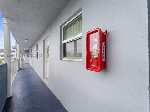 1655 W 44th Pl 448, Hialeah FL - photo 15 of 25