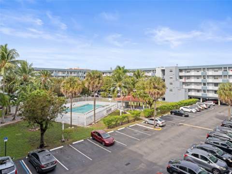 1655 W 44th Pl 448, Hialeah FL - photo 17 of 25