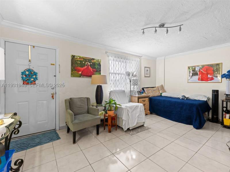 2 bedroom Condominium at 1655 W 44th Pl 448, El Sol Condo, Hialeah — photo 3