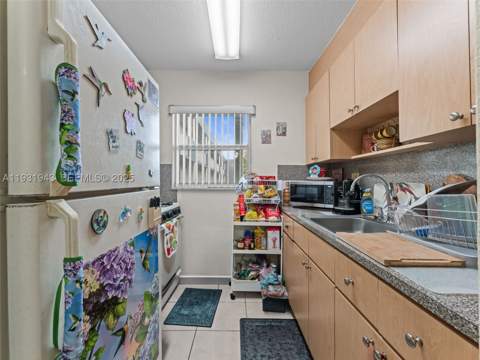 1655 W 44th Pl 448, Hialeah FL - photo 7 of 25