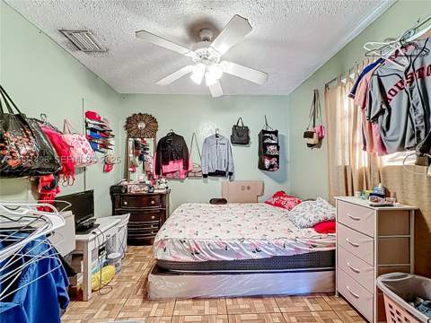 1860 NW 127th St, Miami FL - photo 24 of 48