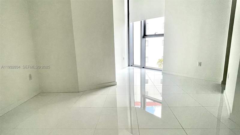 2 bedroom Condominium at 851 NE 1st Ave 412, Paramount Miami Worldcent, Miami — photo 5