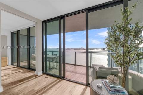 650 NE 32nd St 2901, Miami FL - photo 21 of 40