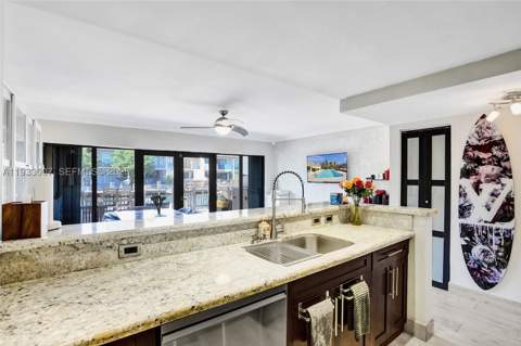 16478 NE 27th Pl 34, Eastern Shores FL - photo 15 of 57