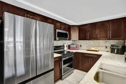 16478 NE 27th Pl 34, Eastern Shores FL - photo 16 of 57
