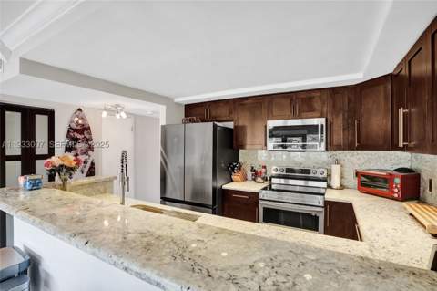 16478 NE 27th Pl 34, Eastern Shores FL - photo 17 of 57