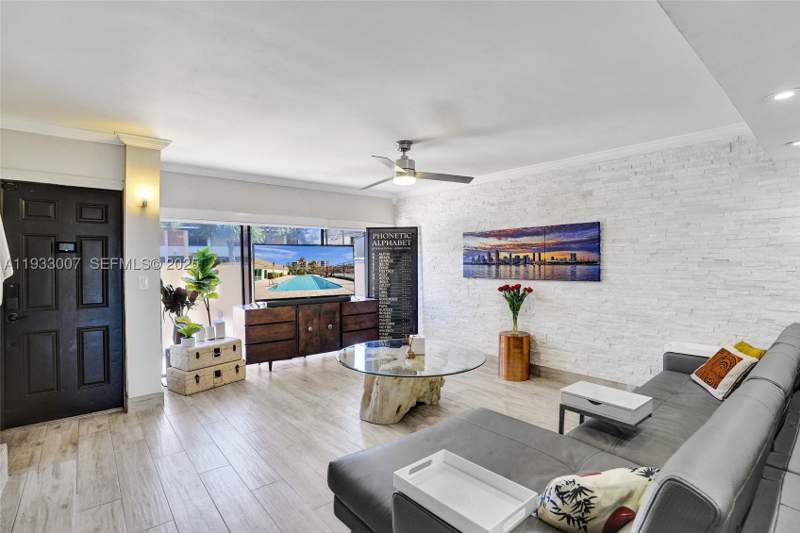 2 bedroom Townhouse at 16478 NE 27th Pl 34, Leeward Point, Eastern Shores — photo 3