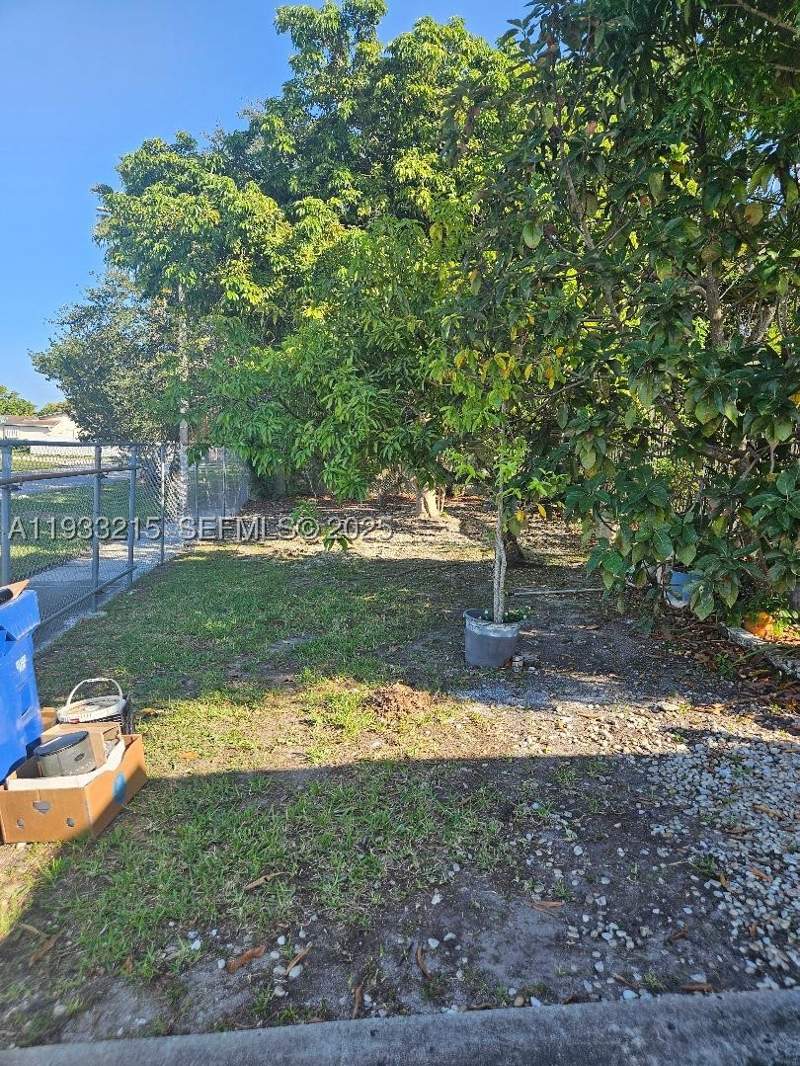 4 bedroom SingleFamilyResidence at 17601 SW 108th Ct, Green Hills Sec 7, Miami — photo 4