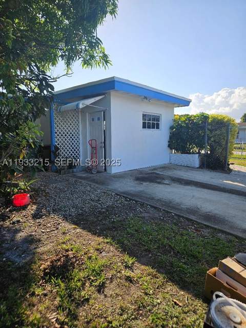 17601 SW 108th Ct, Miami FL - photo 6 of 13