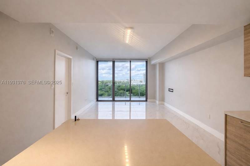 1 bedroom Condominium at 16385 Biscayne Blvd 1102, The Harbour North Condo, North Miami Beach — photo 3