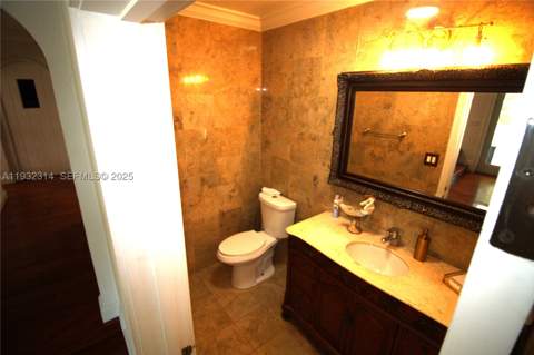 6750 Granada Blvd, Coral Gables FL - photo 14 of 52