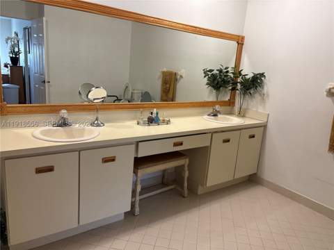 7809 NW 192nd St, Hialeah FL - photo 15 of 20
