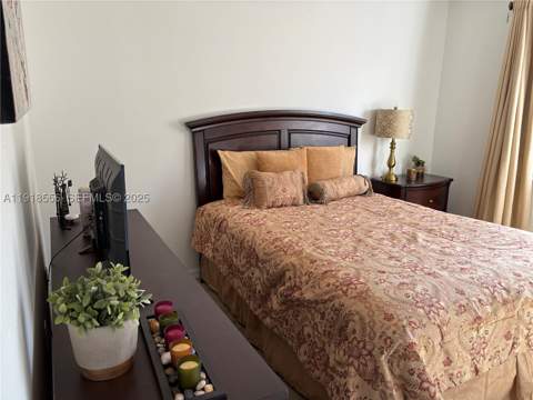7809 NW 192nd St, Hialeah FL - photo 17 of 20