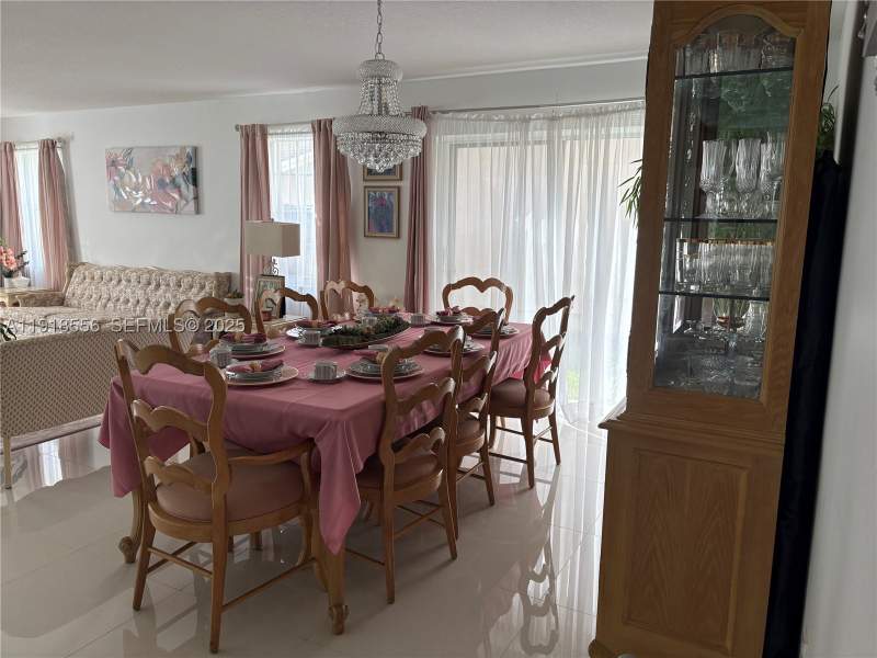 4 bedroom SingleFamilyResidence at 7809 NW 192nd St, Country Lake Park 1st Add, Hialeah — photo 5