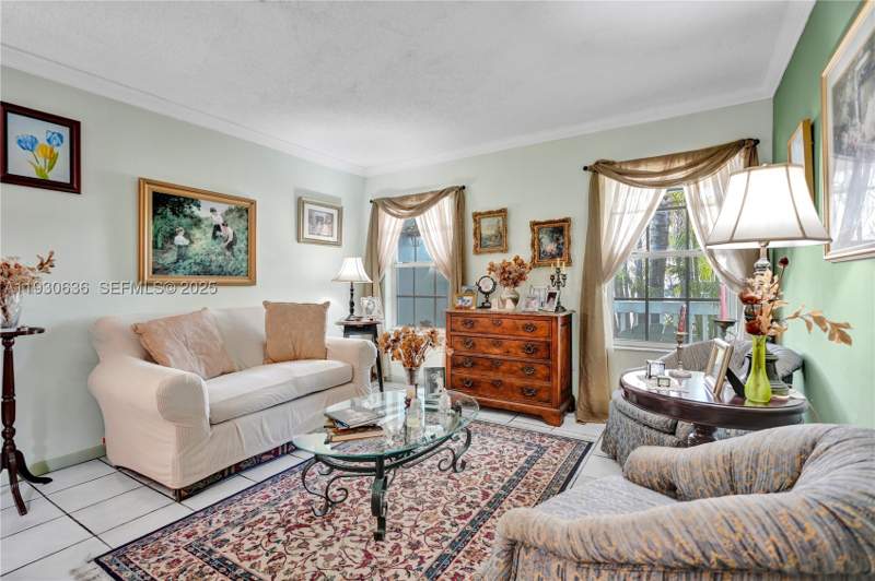 3 bedroom SingleFamilyResidence at 11728 SW 118th Ter, Towngate South Sec 3, Miami — photo 2