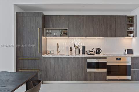 159 NE 6th St 5015, Miami FL - photo 7 of 59