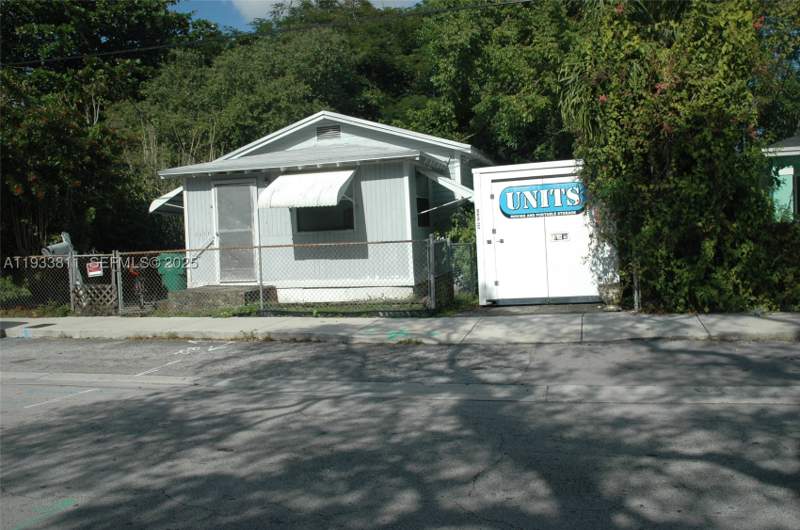 2 bedroom SingleFamilyResidence at 3537 Charles Ave, Frow Homestead, Miami — photo 3